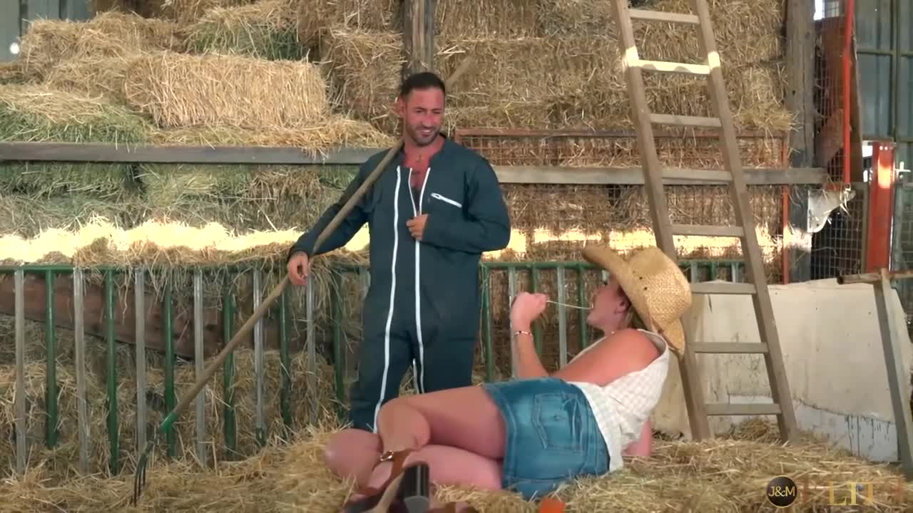 Farm gangbang and double penetration with a hot Dorian Del Isla - ePornTube