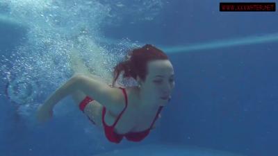 Underwater Show featuring Mia Ferrari and Mia Bandini's pool sister dirt