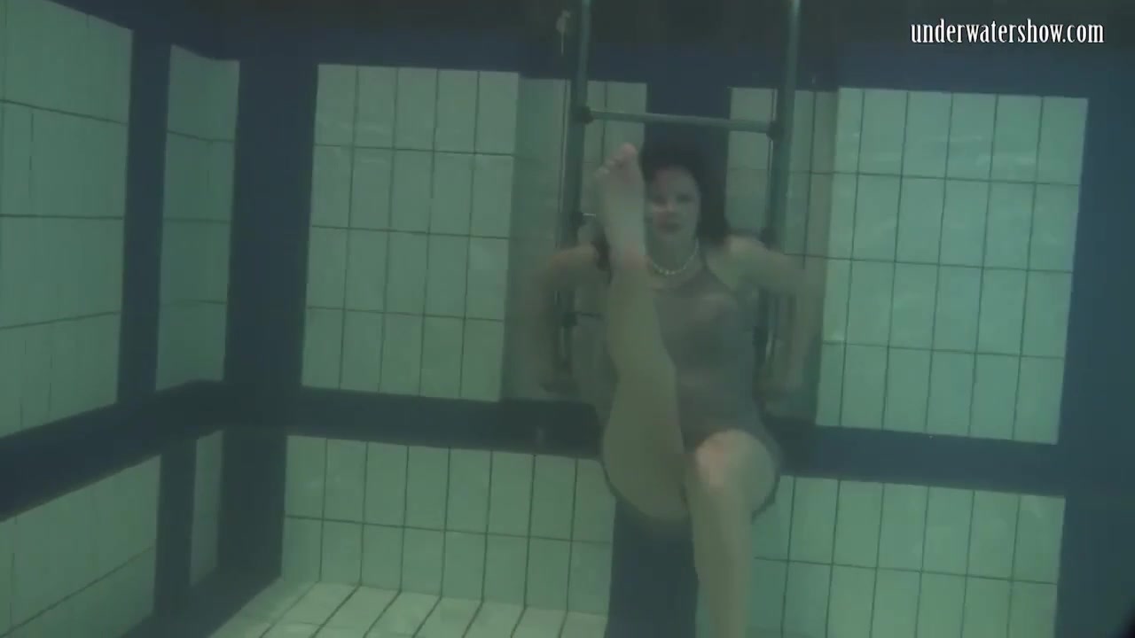 Sweet nympho - teen (18+) action - Underwater Show