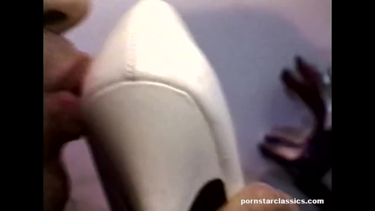 Romantic girl's high heels dirt - ePornTube