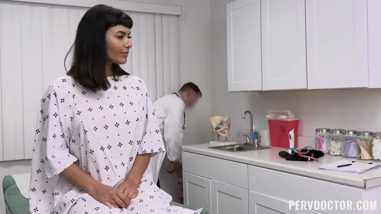 Awesome hospital sex session with Hadley Haze and Apryl Rein - ePornTube