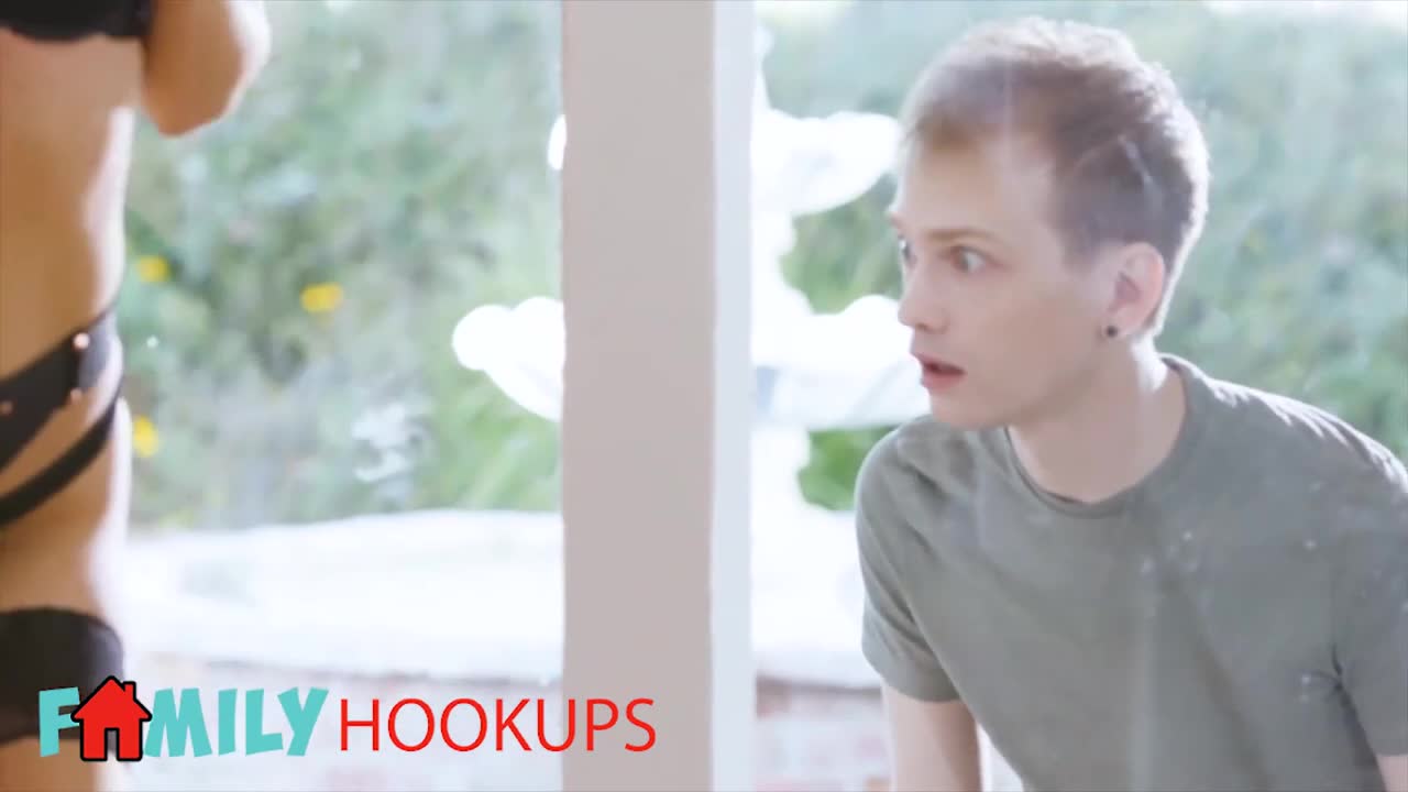 Family Hookups featuring Aaliyah Love and Alex Jett's metrohd sex