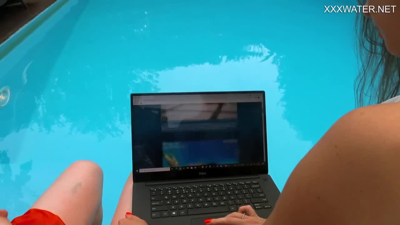 Big tits scene with mysterious hustler from Underwater Show - ePornTube