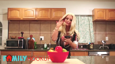 Family Hookups featuring Brittany Andrews's big ass porn