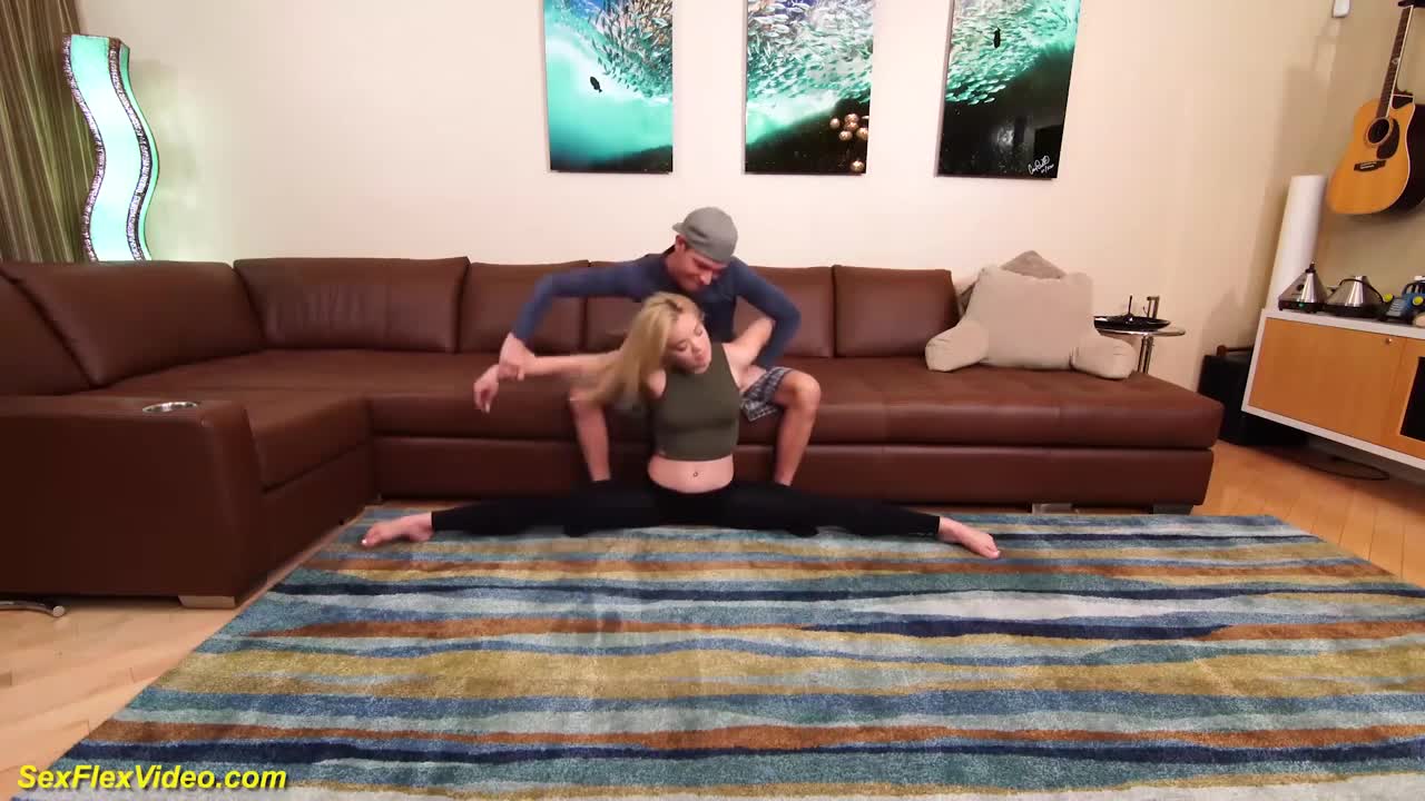 Stretching smut with captivating Katie Kush from Extreme Movie Pass