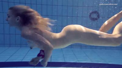 Underwater Show - horny video