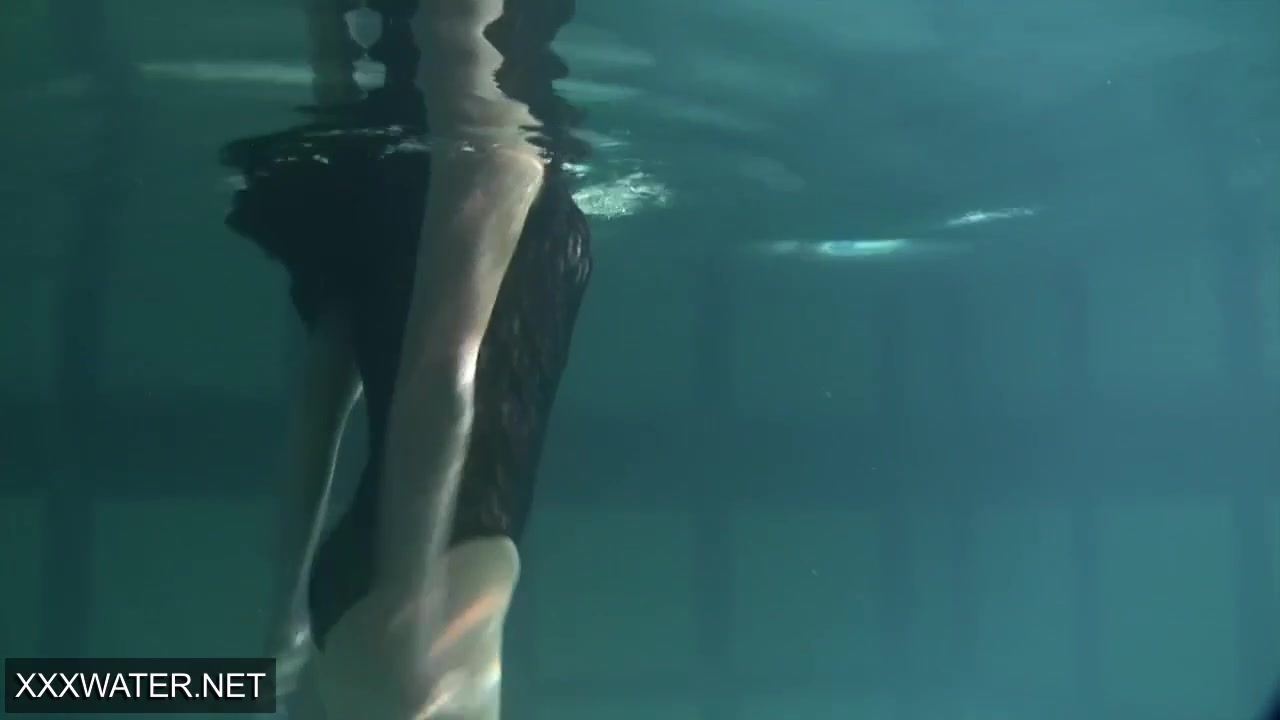 Striking Sissy and Irina - solo female clip - Underwater Show